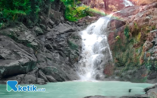 Thumbnail Berita - Jarang Terjamah, Air Terjun Jurang Mandang Pacitan Indahnya Bikin Mlongo