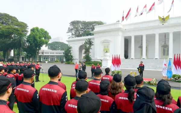 Thumbnail Berita - Lepas Kontingen Indonesia untuk SEA Games Kamboja, Jokowi: Hasil Harus Lebih Baik dari Sebelumnya!