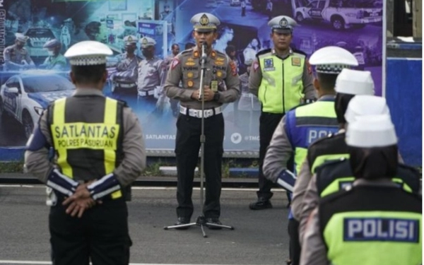 Thumbnail Berita - Kasatlantas Pasuruan Periksa Kesiapan Personel Jelang Operasi Ketupat Semeru 2023