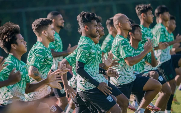 Thumbnail Berita - Izin Polda Jatim Tidak Turun, Duel Persebaya vs Persikabo Batal