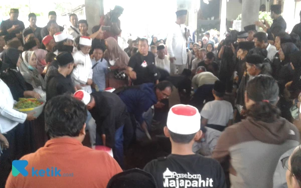 Thumbnail Cak Fuad pernah menjabat Dekan Fakultas Sastra Universitas Negeri Malang. Alumni Pondok Gontor ini juga pendiri Ikatan Pengajar Bahasa Arab Indonesia (IMLA)