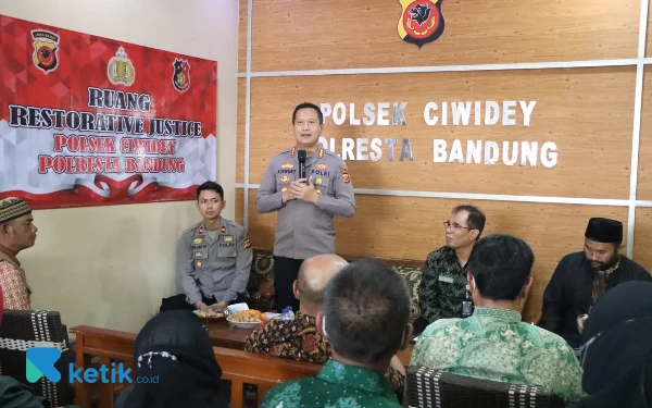 Thumbnail Polresta Bandung Sosialisasi Cegah Konsumsi Chiki Ngebul