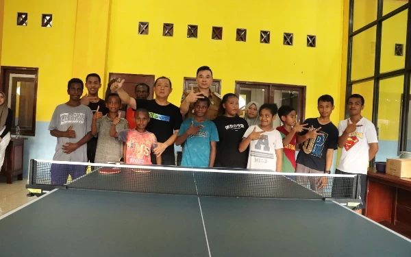 Thumbnail Berita - Datangkan Pelatih Andal, Freddy Thie Genjot Prestasi Tenis Meja Kaimana