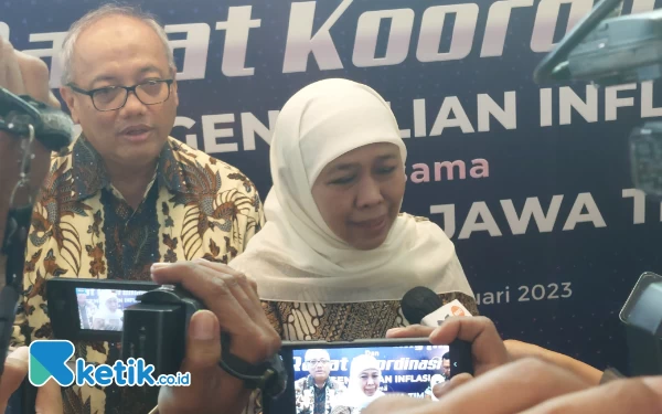 Thumbnail Berita - Kendalikan Inflasi Jatim 2023, Khofifah Gelar Rakor HLM