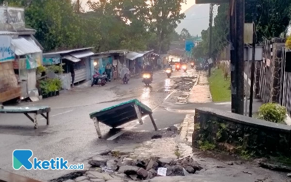 Thumbnail Berita - Akibat Hujan Deras Pesanggrahan Tretes Banjir Dadakan