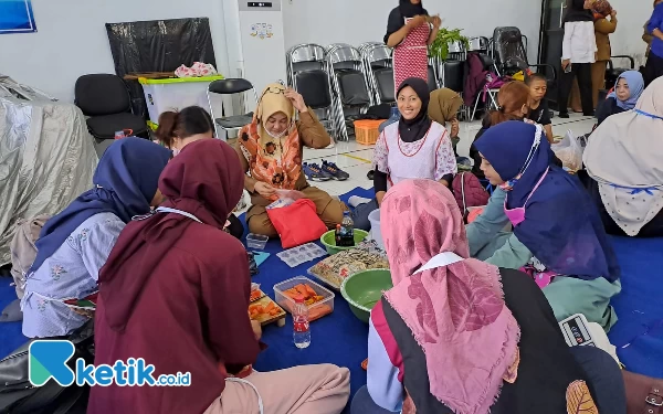 Thumbnail Berita - Pemberdayaan Perempuan Jember Melalui Pelatihan Wirausaha Kreatif