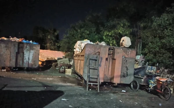 Thumbnail Pemkot Gencarkan OTT Membuang Sampah Sembarangan di Surabaya