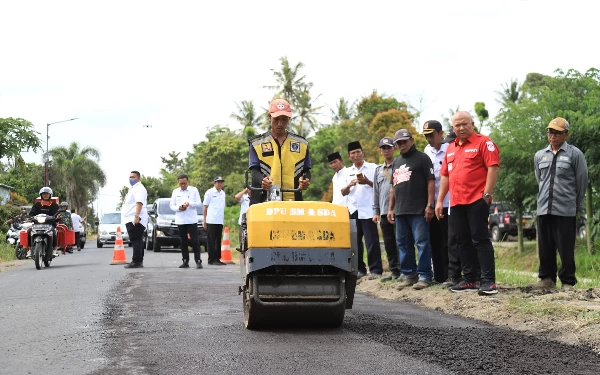 Thumbnail Berita - Hari Kedua Program Jember Berbagi, Bupati Tinjau Pembangunan Infrastruktur di Tempurejo