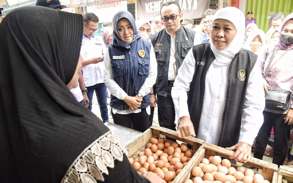 Thumbnail Berita - Kunjungi Mojokerto, Khofifah Pastikan Stok Bahan Pokok Aman