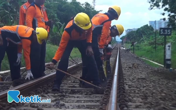 Sambut Mudik Lebaran 2023, KAI Daop 9 Cek Lintasan Rel