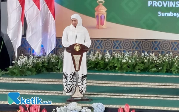 Thumbnail Hadiri Peringatan Nuzulul Qur’an, Khofifah: Mari Jadikan Al Qur'an sebagai Basis Karakter