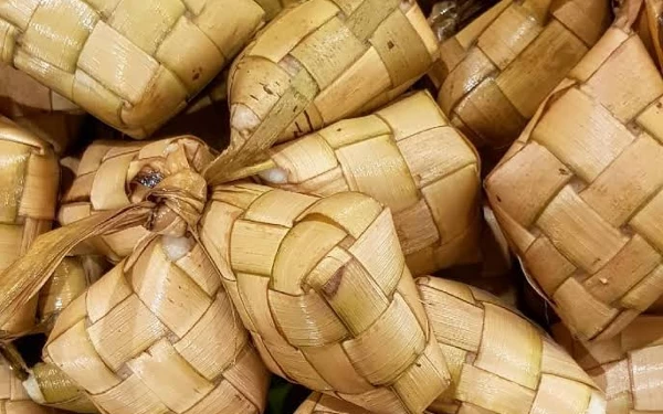 Thumbnail Berita - Makna Sajian Ketupat Lebaran Idul Fitri 