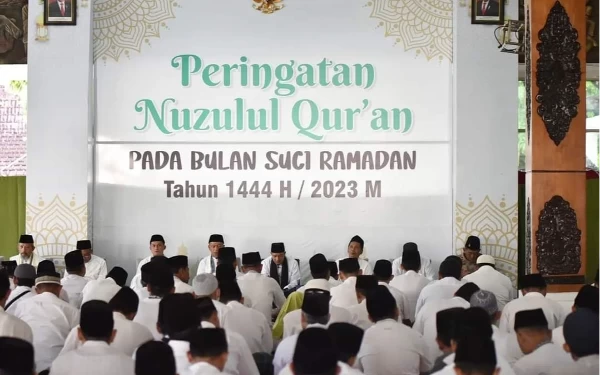 Thumbnail Berita - Peringati Nuzulul Quran Bupati dan Jajaran Gelar Khotmil Quran