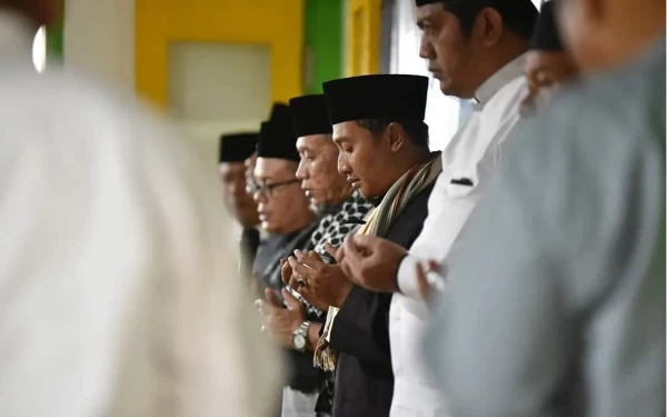 Thumbnail Berita - Hari Kedua Safari Ramadan, Bupati Pacitan Hadir di Kecamatan Tulakan