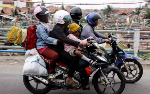 Thumbnail Berita - Pemerintah Harus Berani Larang Pemudik Naik Motor Bawa Anak