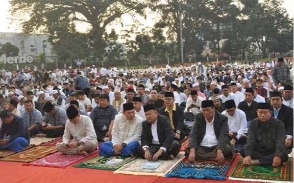 Thumbnail Berita - Ponpes Al Falah Kediri Beda dengan PBNU, Lebaran Hari Ini