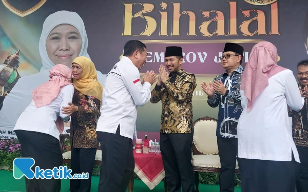 Thumbnail Berita - Awali Hari Pertama Kerja, Khofifah Gelar Halal Bi Halal