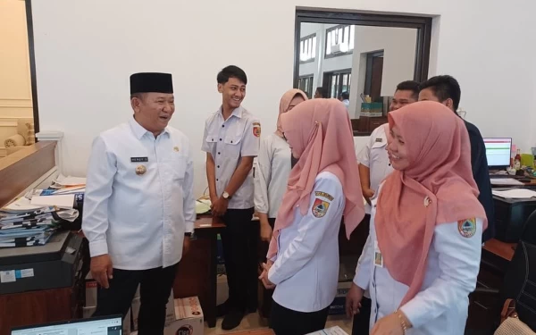 Hari Pertama Masuk Kerja, Bupati Jember Silaturahmi ke Kantor OPD