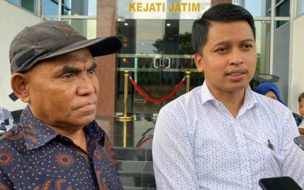 Thumbnail Berita - Keluarga Korban Kanjuruhan Datangi Kejati Jatim,  Pertanyakan Restitusi Rp 8,8 Miliar