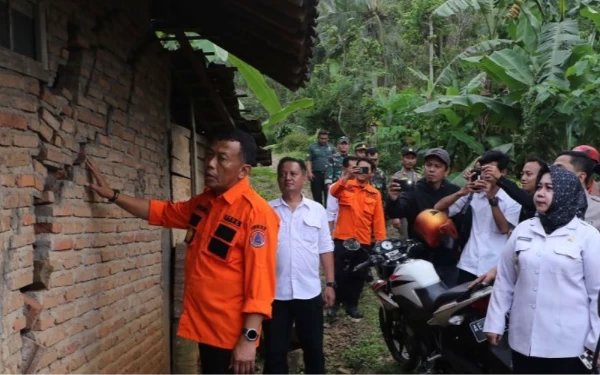 Thumbnail Berita - Terdampak Tanah Gerak, 17 KK Warga Bekiring Ponorogo Segera Direlokasi