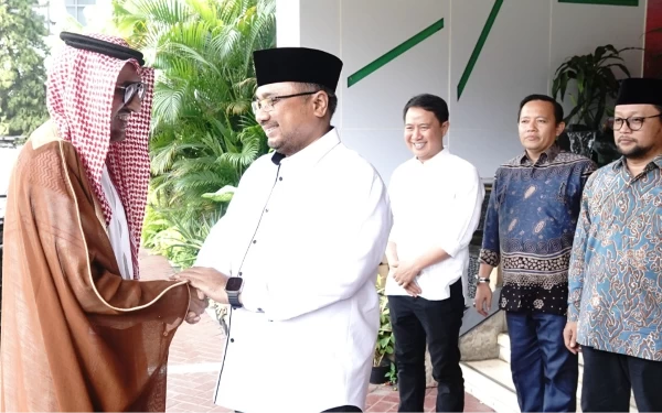 Thumbnail Berita - Terima Kunjungan Dubes Arab, Yaqut Bahas soal Haji dan Industri Halal