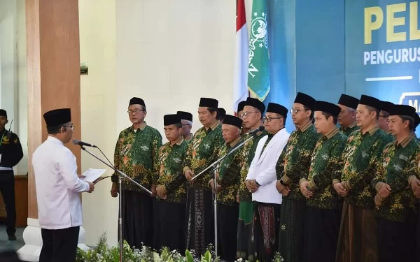 Thumbnail Berita - Ketum PBNU  Lantik PCNU, Bupati Pacitan: Ini Berkah untuk Kita Semua