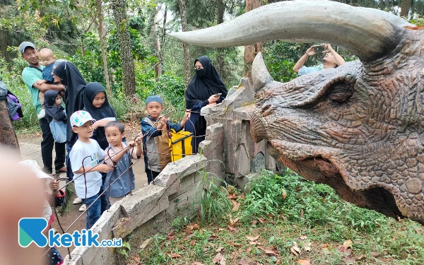 Thumbnail Berita - Mojosemi Forest Park Magetan Banjir Kunjungan saat Momen Libur Sekolah Bareng Cuti Idul Adha 2023