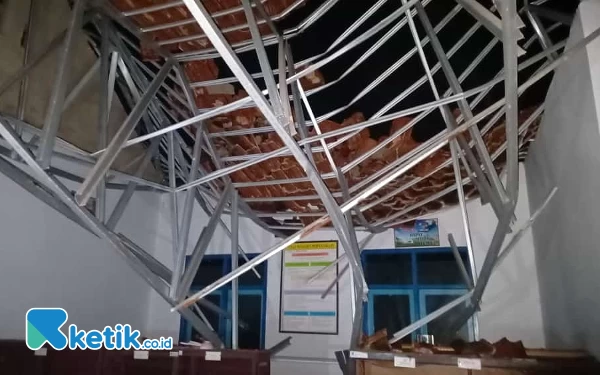 Thumbnail Berita - Foto-foto Kerusakan Gedung di Pacitan Imbas Gempa Bantul