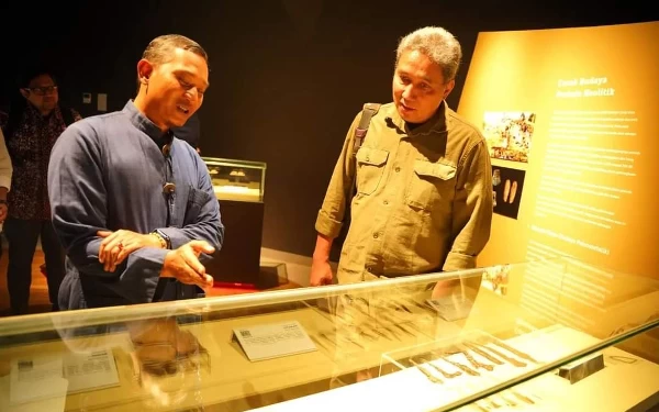 Thumbnail Berita - Tim Kemendikbud RI Kagum Usai Kunjungi Museum Song Terus di Pacitan