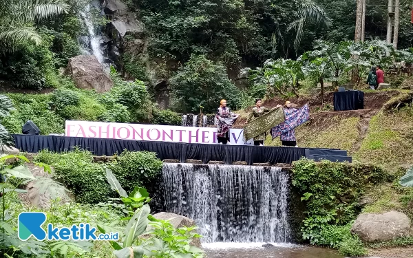 Thumbnail Berita - Pj Wali Kota Batu Harap Fashion on the River of Coban Putri Jadi Event Nasional