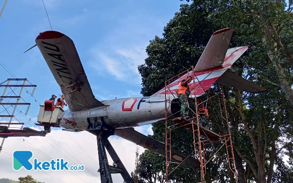 Thumbnail Berita - Monumen Pesawat di Kota Batu Kembali Glowing