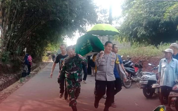 Thumbnail Kompak, TNI-Polri Selalu Hadir saat Warga Berduka