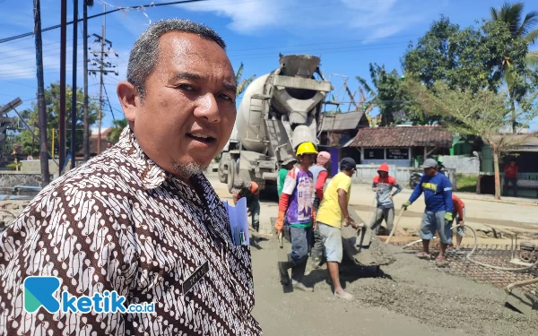 Thumbnail Berita - Proyek Rehabilitasi Saluran Drainase Jembatan Gerdon Pacitan Mulai Dicor