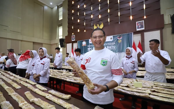 Thumbnail Berita - Strudel Sepanjang 780 Meter di Kota Batu Pecahkan Rekor Muri