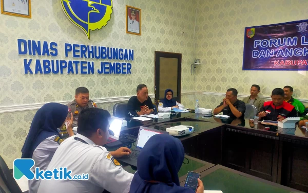 Thumbnail Berita - Dishub Jember Sosialisasikan Perubahan Tarif Operator Layanan Angkutan Online