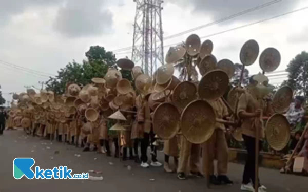 Thumbnail Berita - Ribuan Masyarakat Antusias Saksikan Karnaval dan Pawai Pembangunan