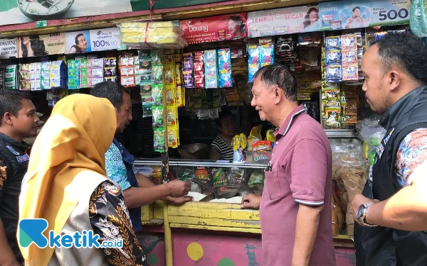 Pedagang Pasar Blimbing Keluhkan Kenaikan Harga Beras