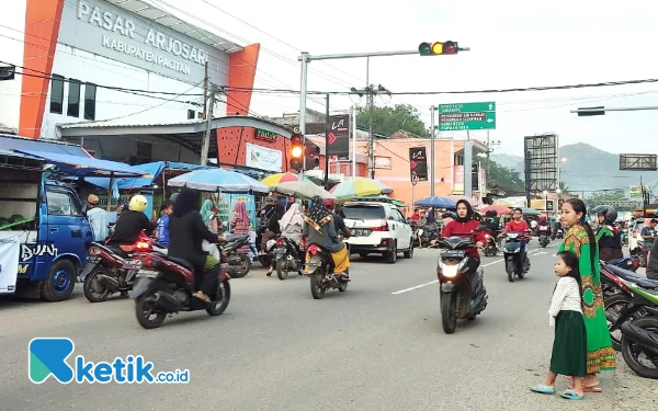 Thumbnail Berita - Catat, Ini Waktu Terjadinya Fenomena Hari Tanpa Bayangan di Pacitan