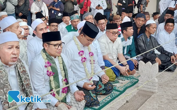 Thumbnail Berita - Meminta Berkah Para Wali, Anies-Muhaimin Ingin Meneruskan Perjuangan Wali Songo