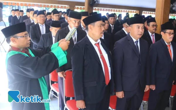 Thumbnail Berita - Jelang Masa Jabatan Berakhir, Bupati Probolinggo Mutasi Ratusan Pejabat