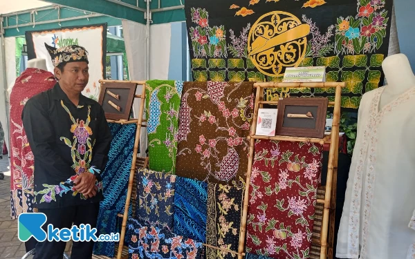 Thumbnail Berita - Mengenal Batik Anggrek, Motif Potensi Lokal Desa Dadaprejo Kota Batu