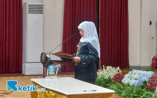 Lantik 184 Kepala SMA, SMK, SLB, Khofifah Tekankan Pendidikan Pancasila