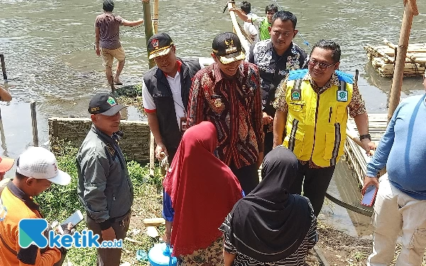 Thumbnail Pemkot Malang Tak Anjurkan Warga Sebrangi Sungai Pakai Getek