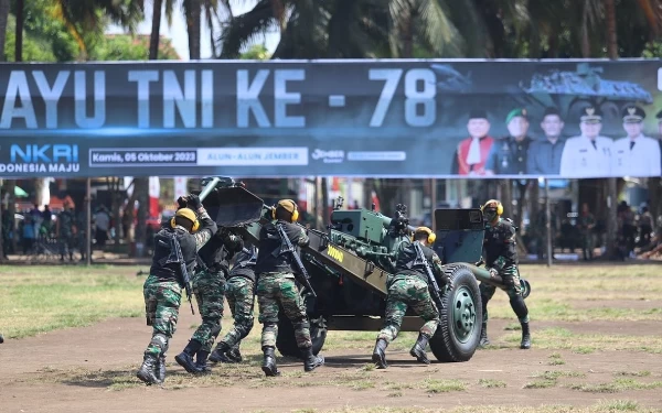 Thumbnail Berita - Peringatan HUT TNI ke-78 di Jember, Sejumlah Alutsista Dipamerkan