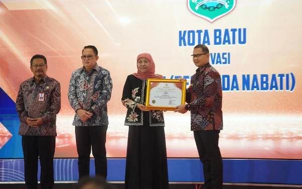 Thumbnail Berita - Es Krim Omg dan Tridi Antarkan Kota Batu Raih Inotek Award Jatim 2023