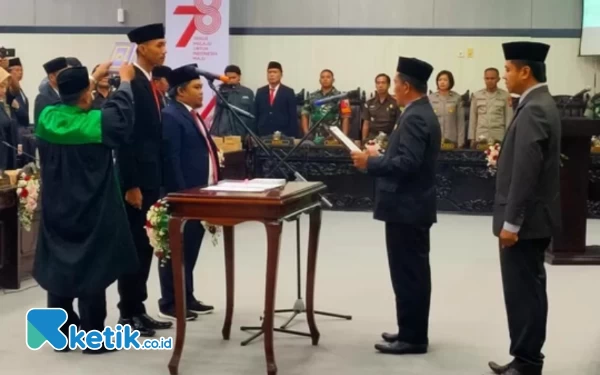 Mantan Wartawan Dilantik Jadi Anggota DPRD Blitar