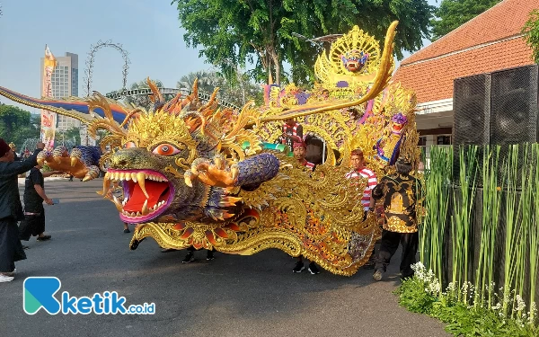 Thumbnail Kesenian daerah mewarnai peringatan HUT ke-78 Provinsi Jawa Timur. Kamis (12/10/2023).(Foto: Husni Habib/Ketik.co.id)