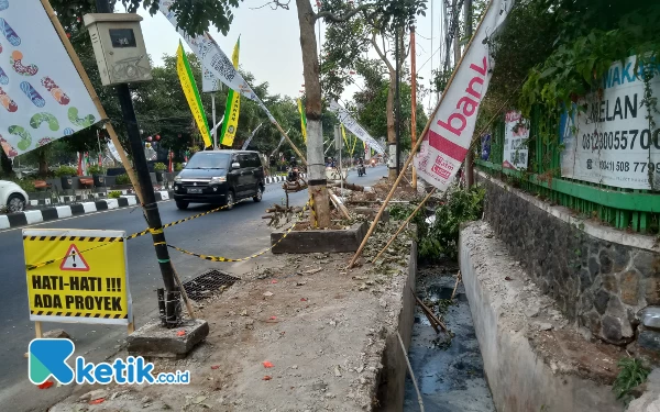 Thumbnail Berita - Rehabilitasi Trotoar Panglima Sudirman Ditargetkan Rampung Sebelum Puncak Musim Hujan