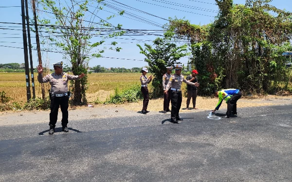 Thumbnail Berita - Cium Bokong Truk yang Parkir, Pemotor Sidoarjo Meregang Nyawa