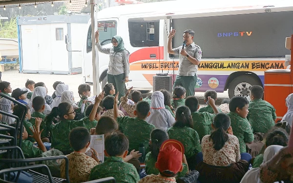 Thumbnail Berita - BPBD Jatim Berikan Edukasi Tanggap Darurat kepada Siswa SD Menanggal 601